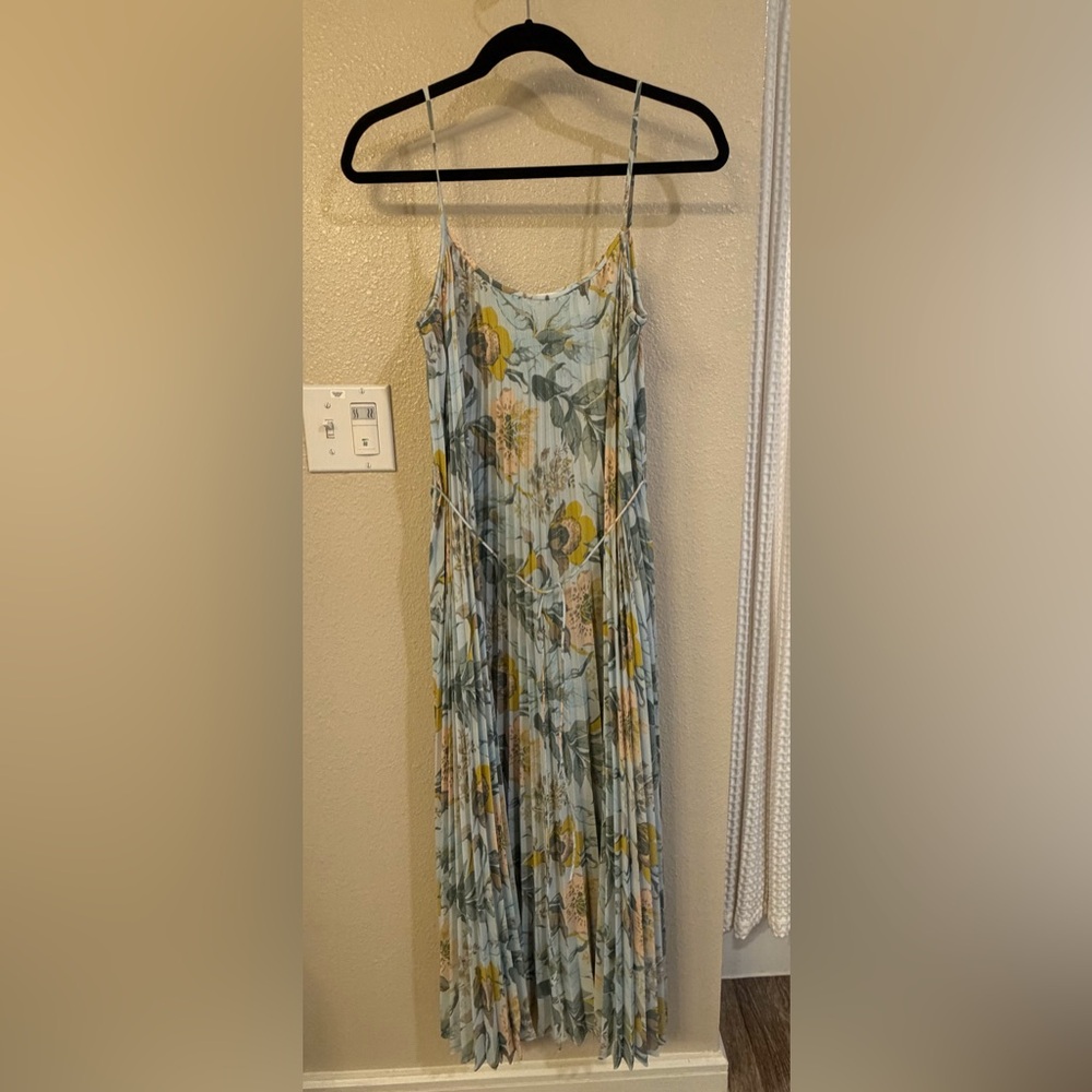 VINCE - Marine Garden Pleated Cami Dress in Surf Mist
Vince